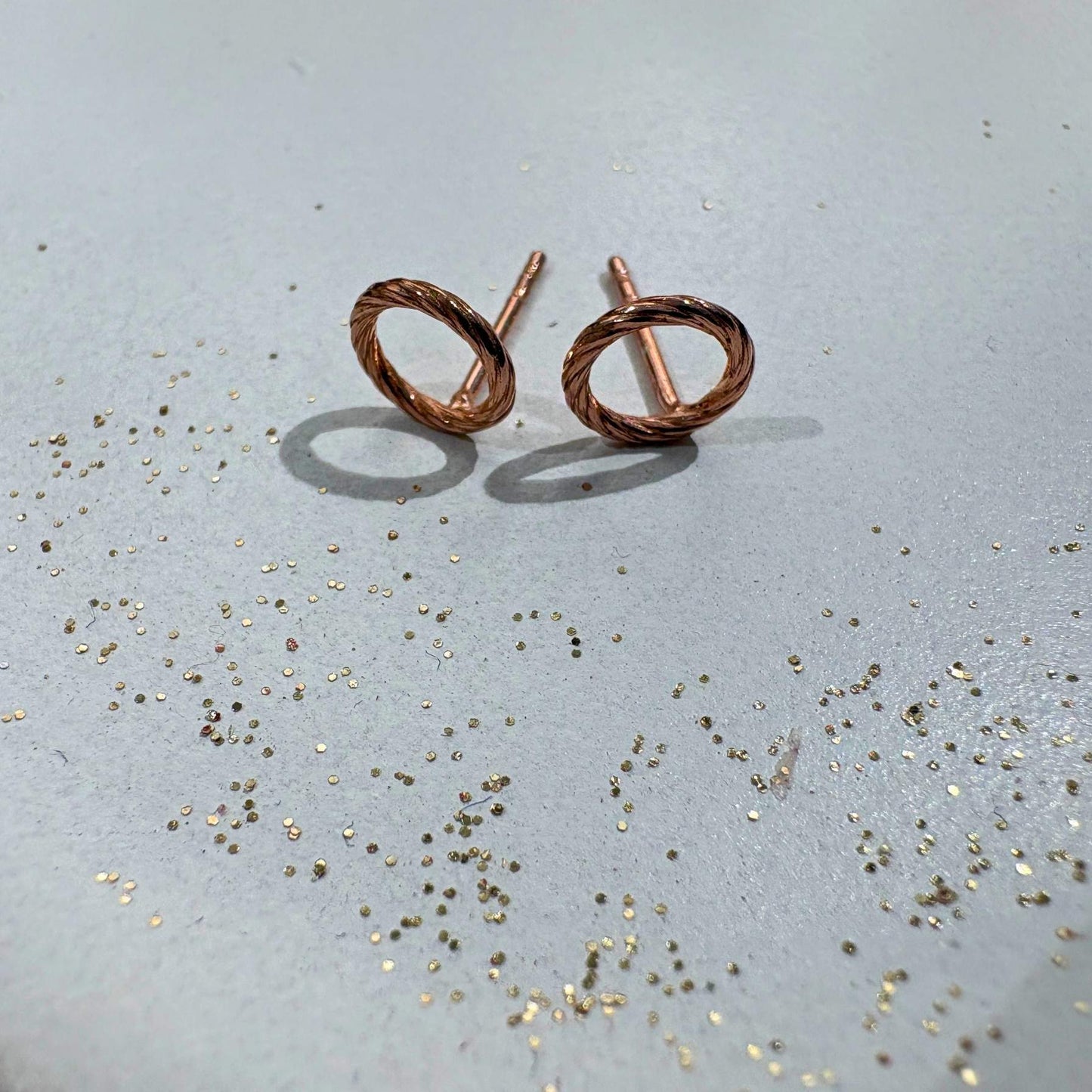 Studs Rose - geriffeltes Finish