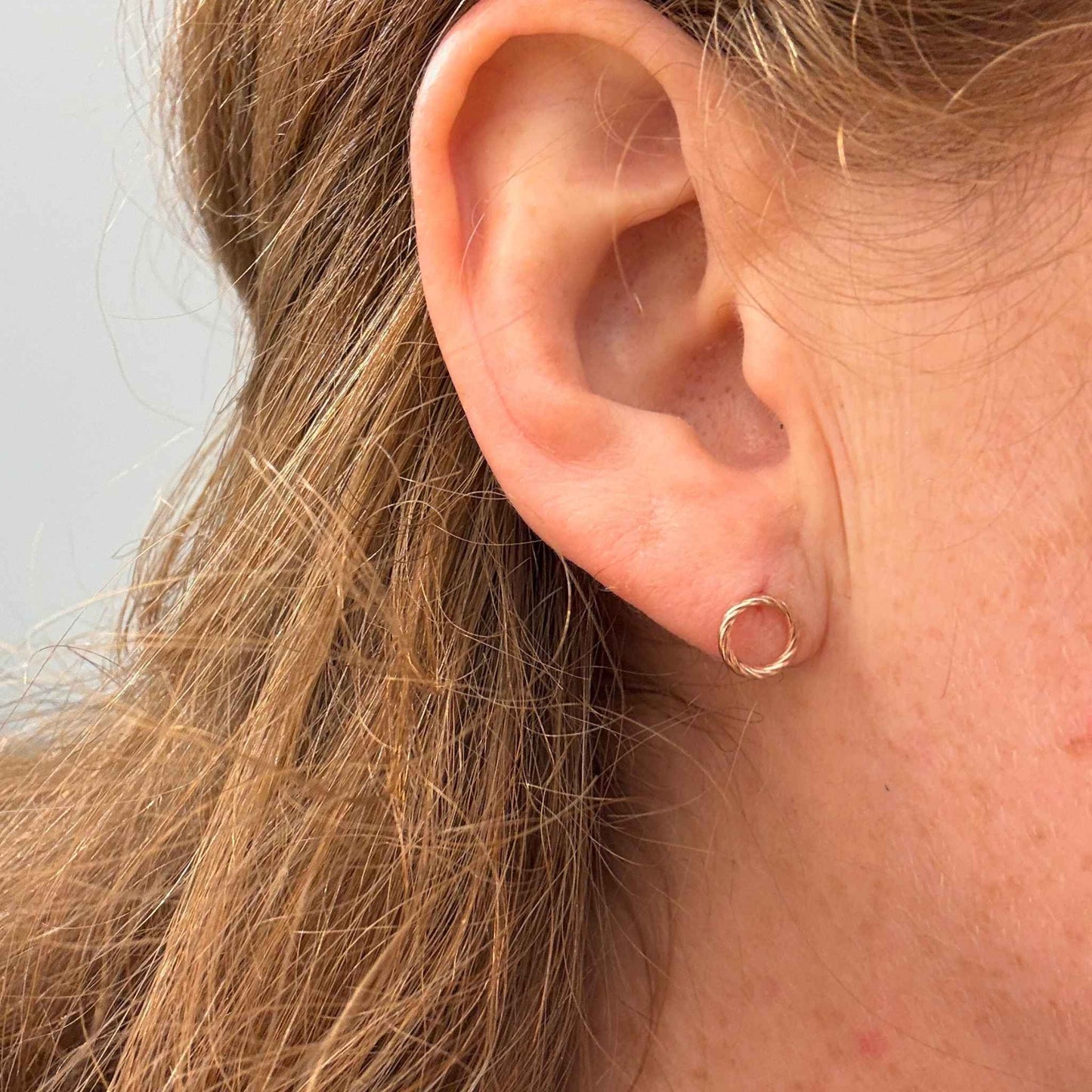 Studs Rose - geriffeltes Finish